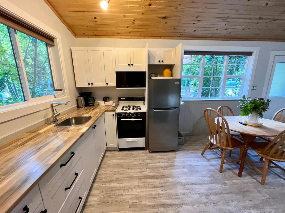Barefoot Villas And Retreat Christina Lake Bagian luar foto