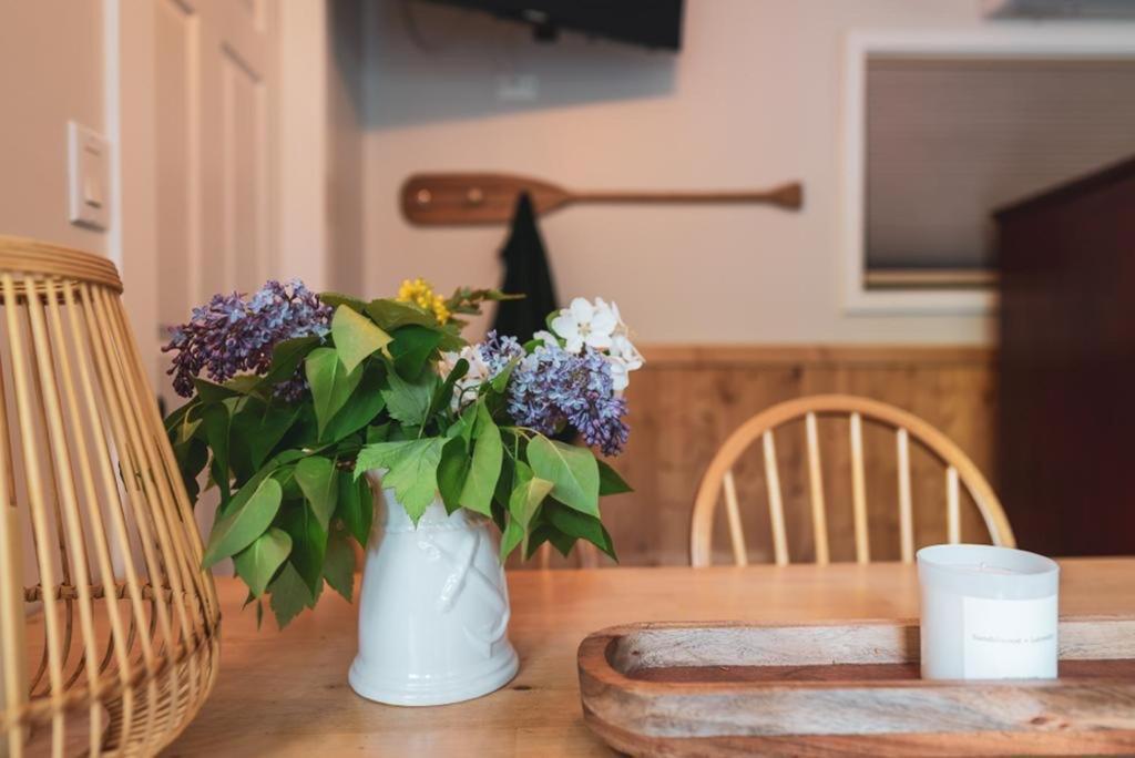 Barefoot Villas And Retreat Christina Lake Bagian luar foto