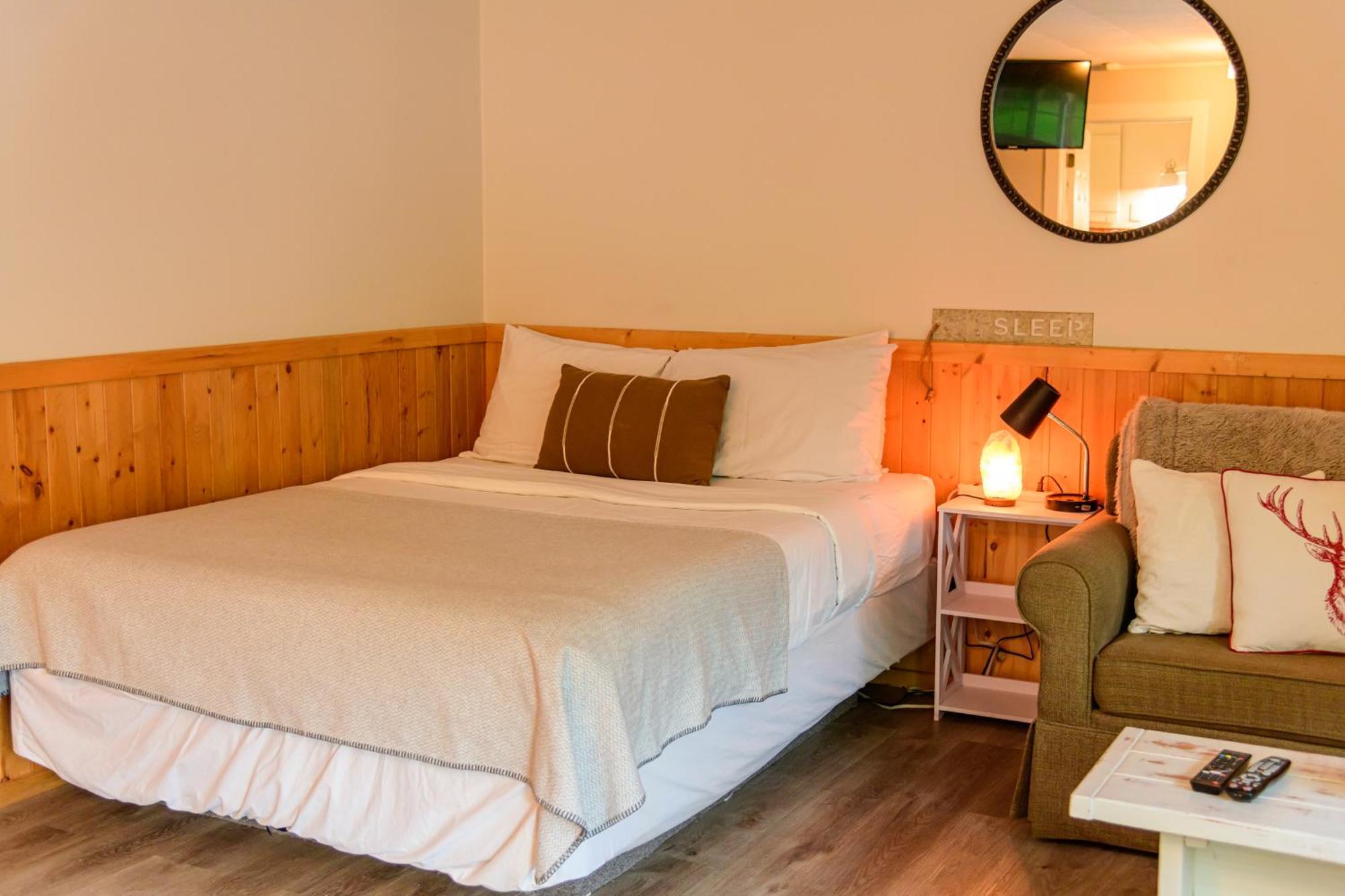 Barefoot Villas And Retreat Christina Lake Bagian luar foto