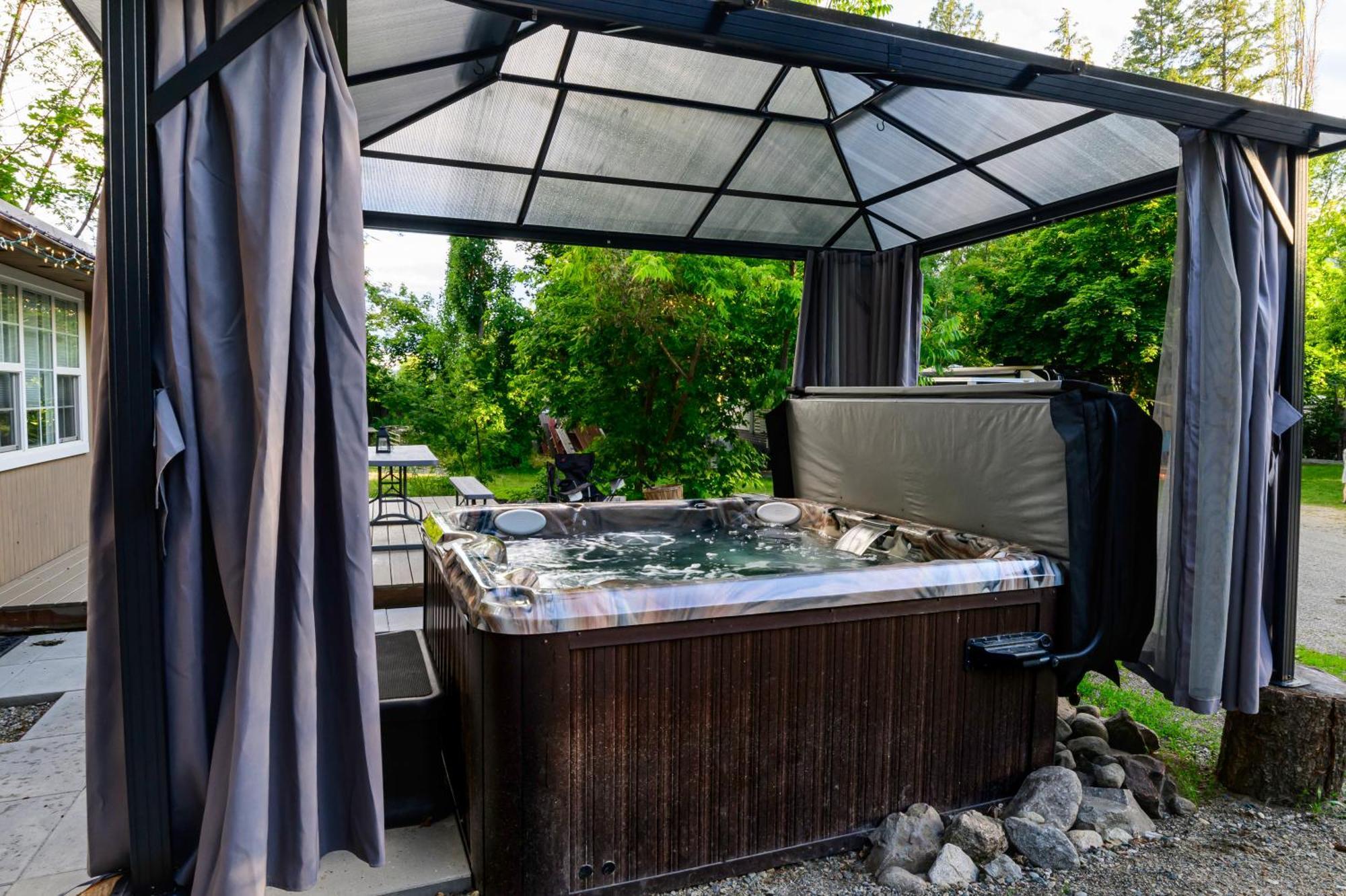 Barefoot Villas And Retreat Christina Lake Bagian luar foto