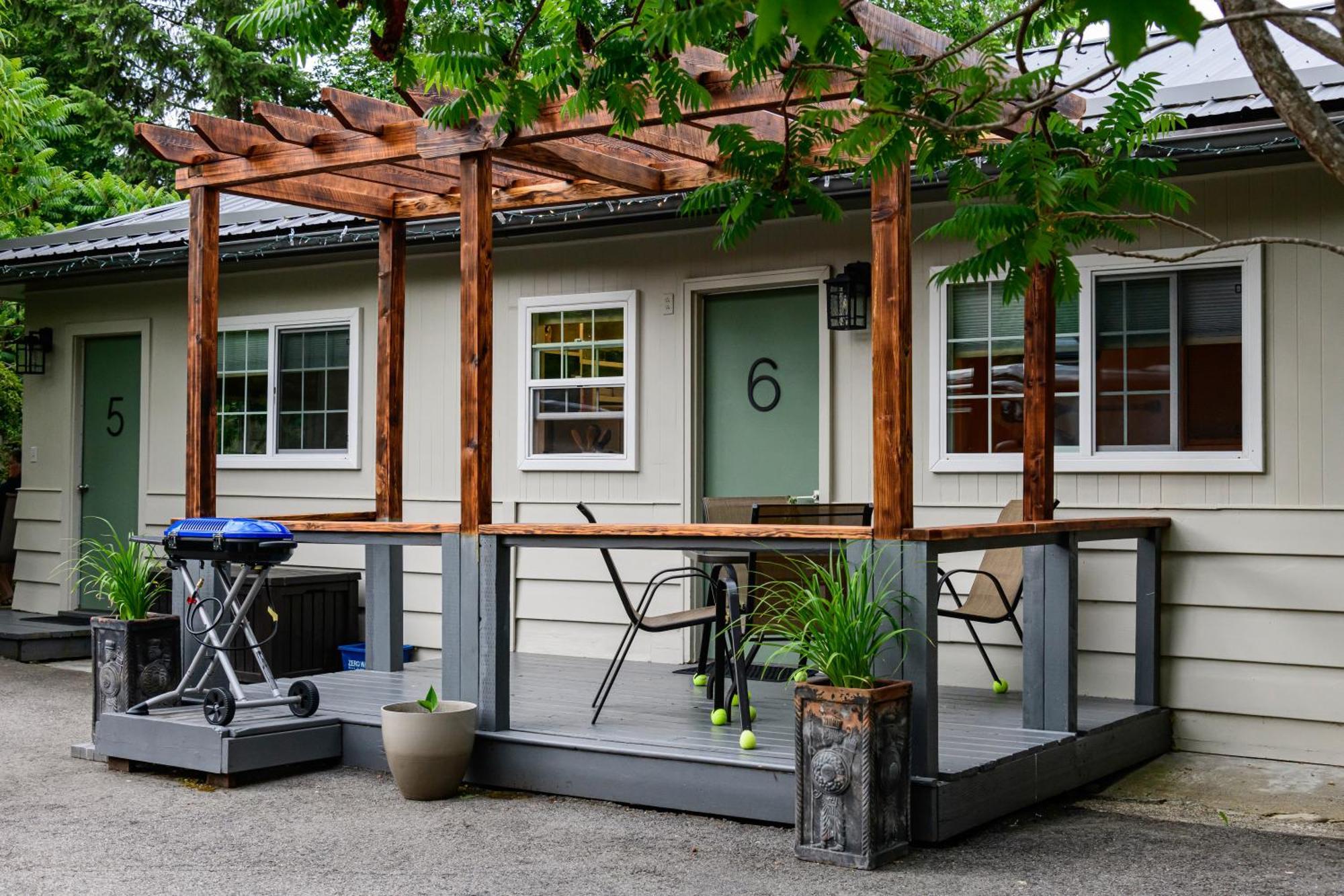 Barefoot Villas And Retreat Christina Lake Bagian luar foto