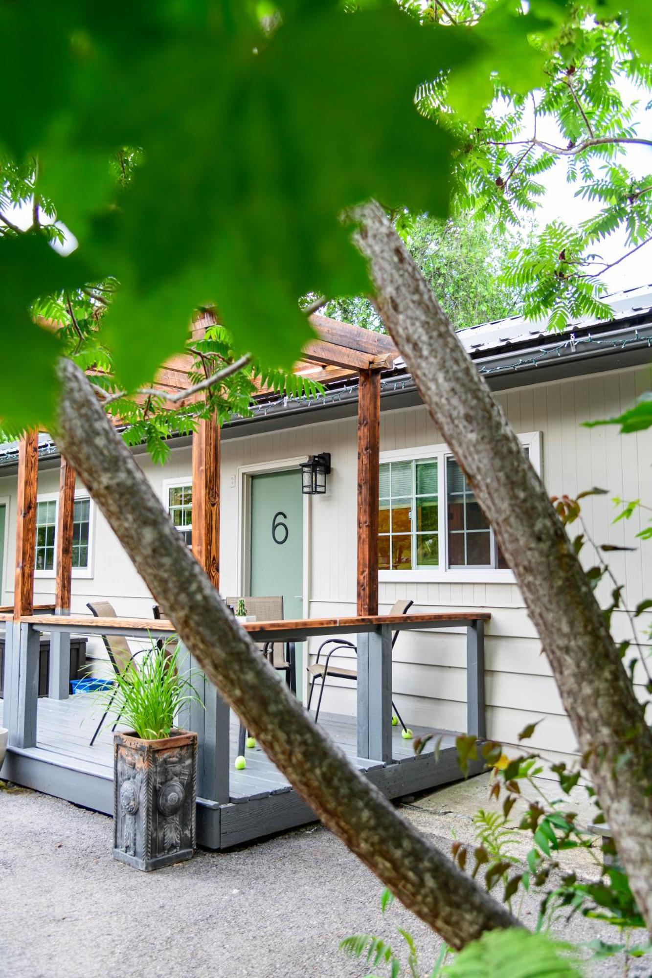 Barefoot Villas And Retreat Christina Lake Bagian luar foto
